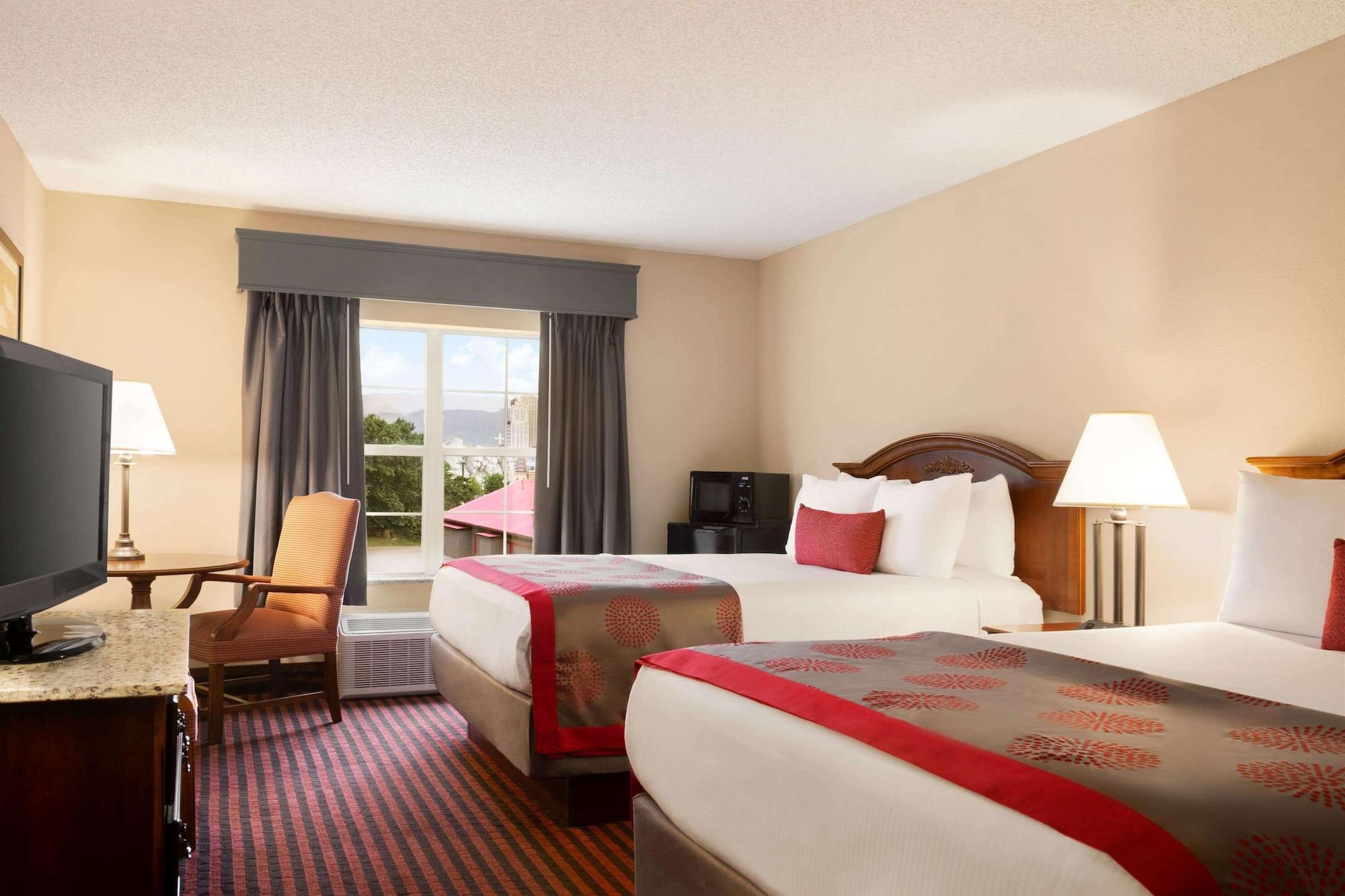 Hotel Ramada By Wyndham Pigeon Forge North Exteriér fotografie