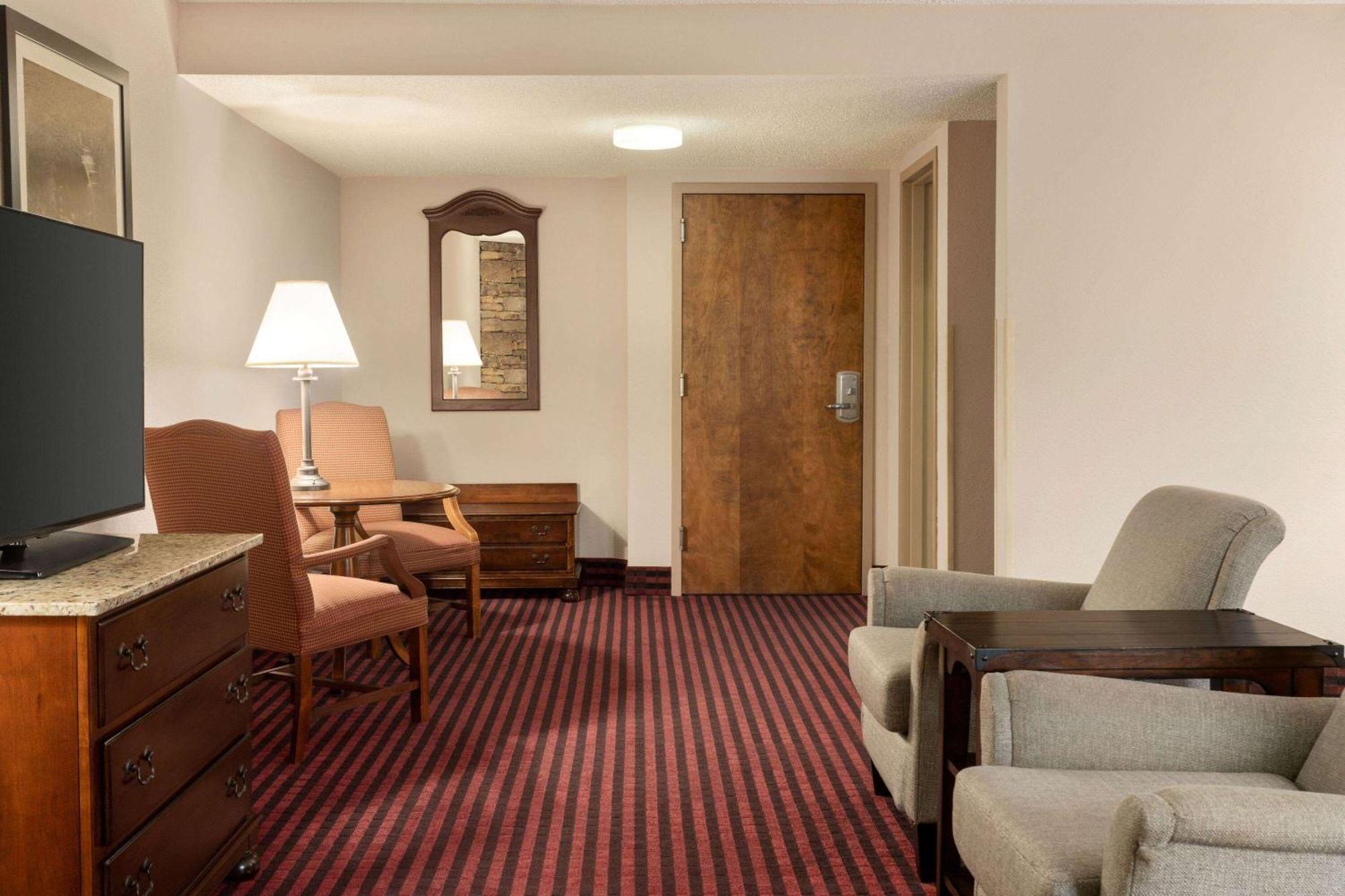 Hotel Ramada By Wyndham Pigeon Forge North Exteriér fotografie