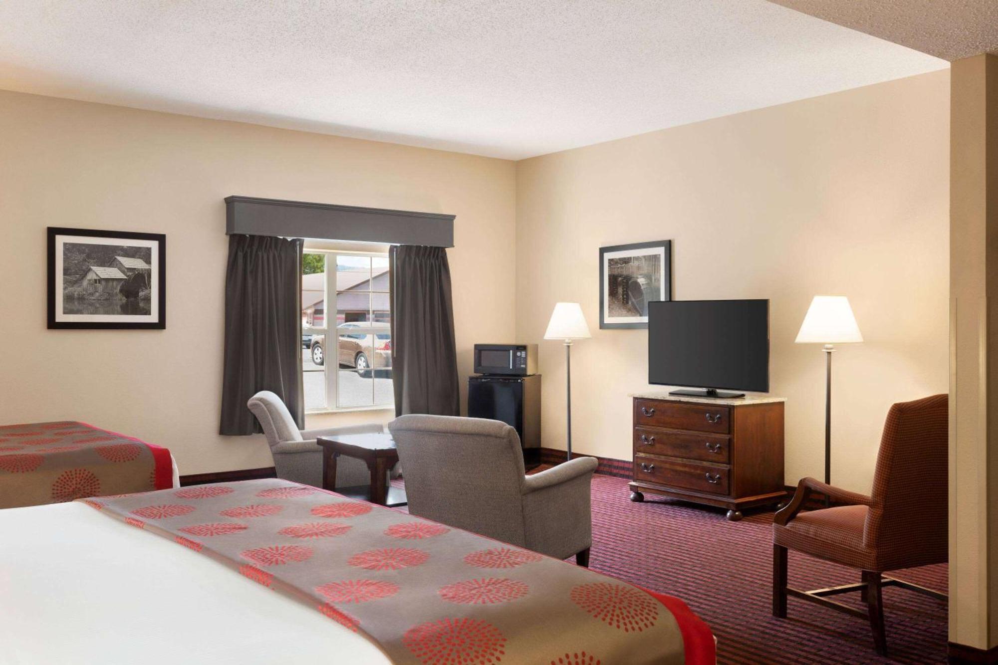 Hotel Ramada By Wyndham Pigeon Forge North Exteriér fotografie