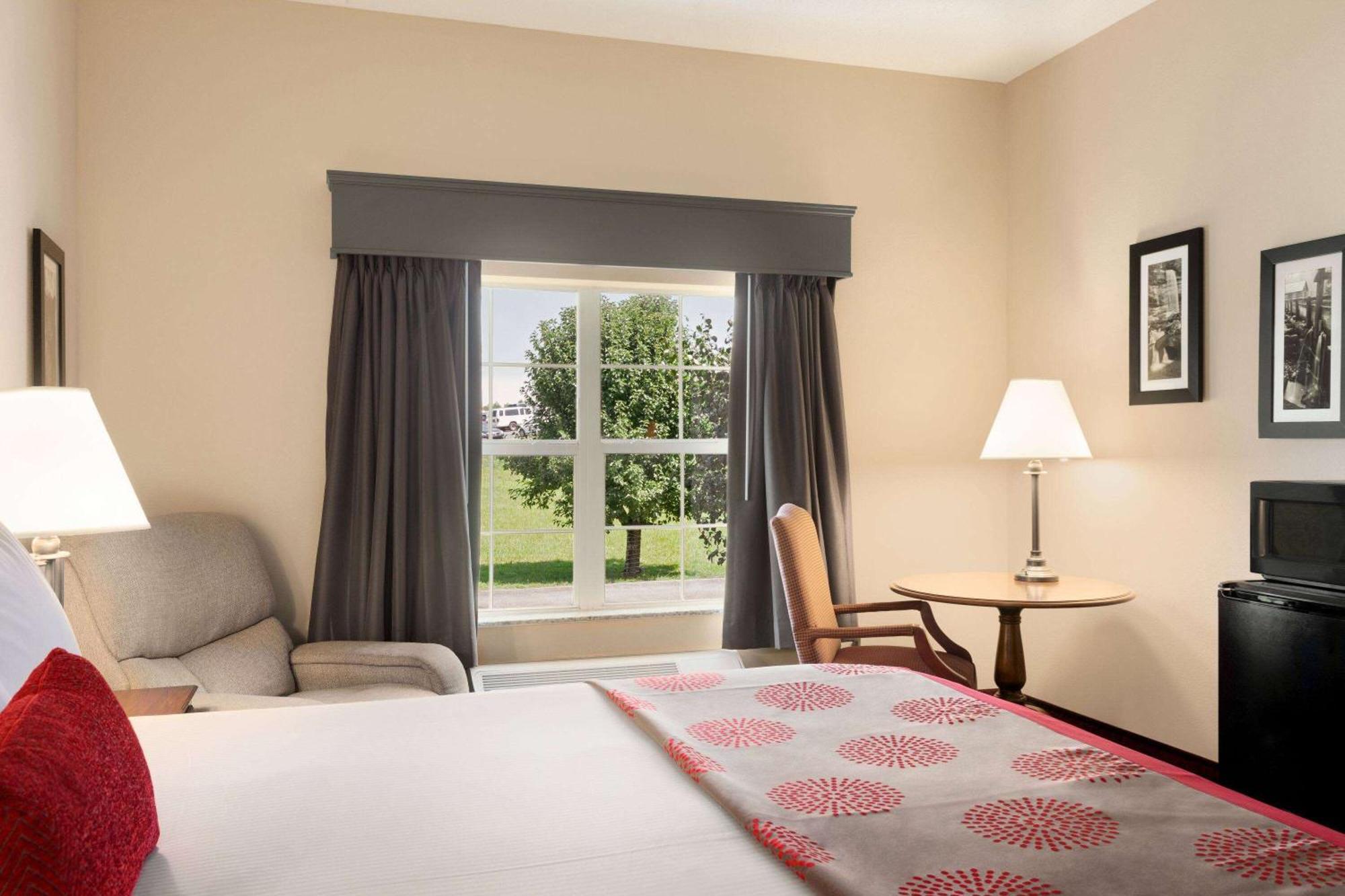 Hotel Ramada By Wyndham Pigeon Forge North Exteriér fotografie